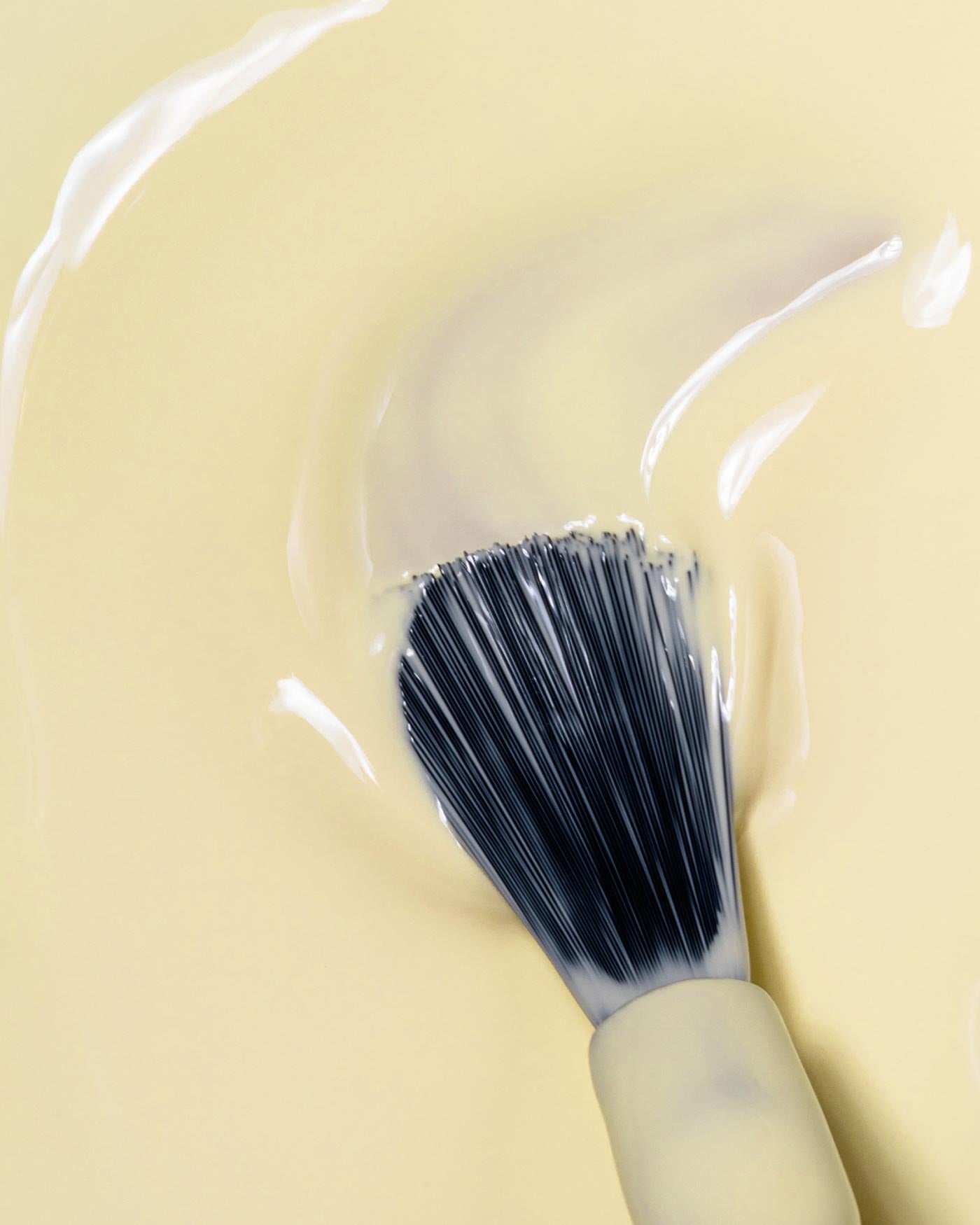 LASTING GEL EFFECT - 76 - Banana Aura - Astra Make-Up