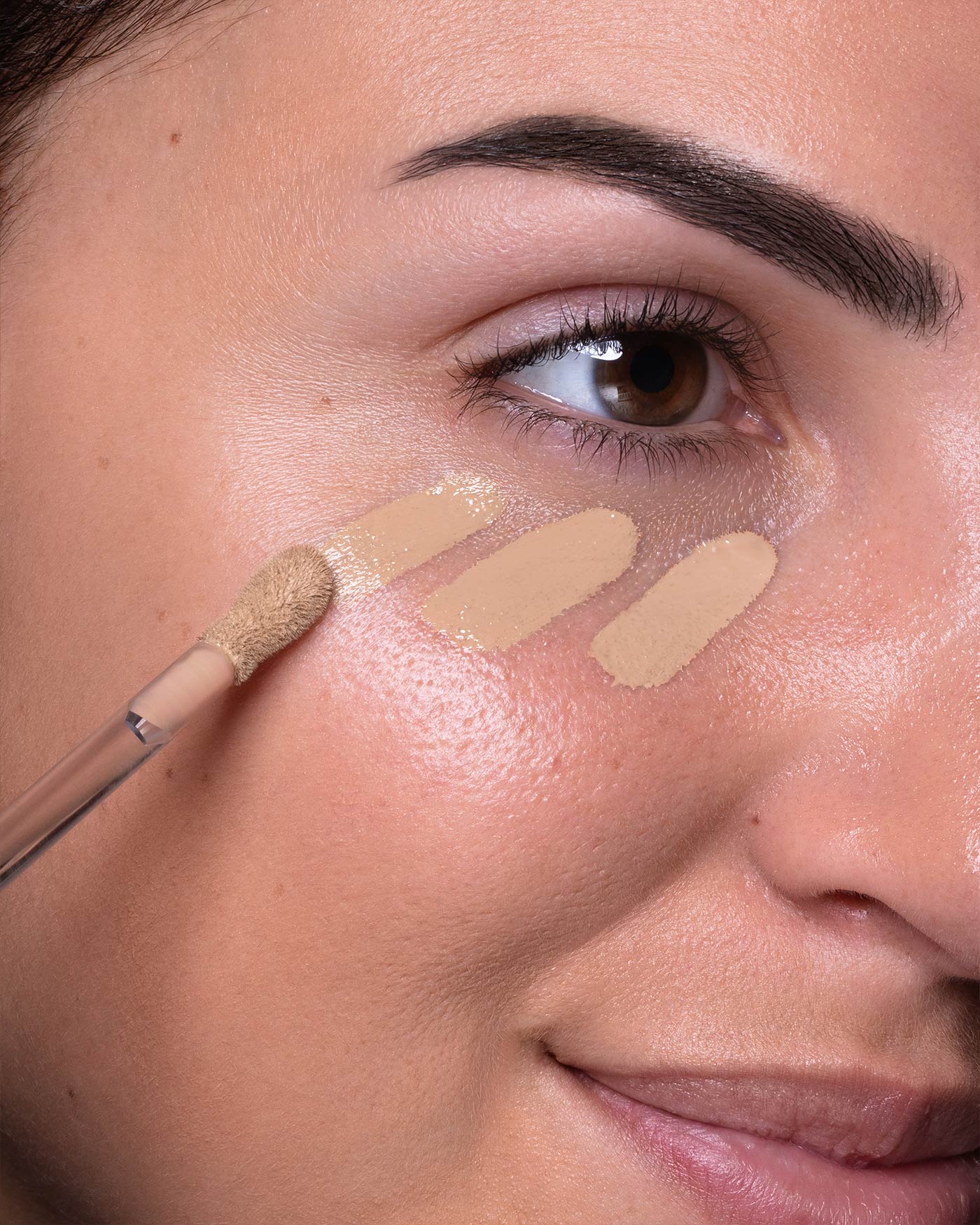 FLUID CONCEALER SERUM - 04 - Mid Dark (FCS) - Astra Make-Up