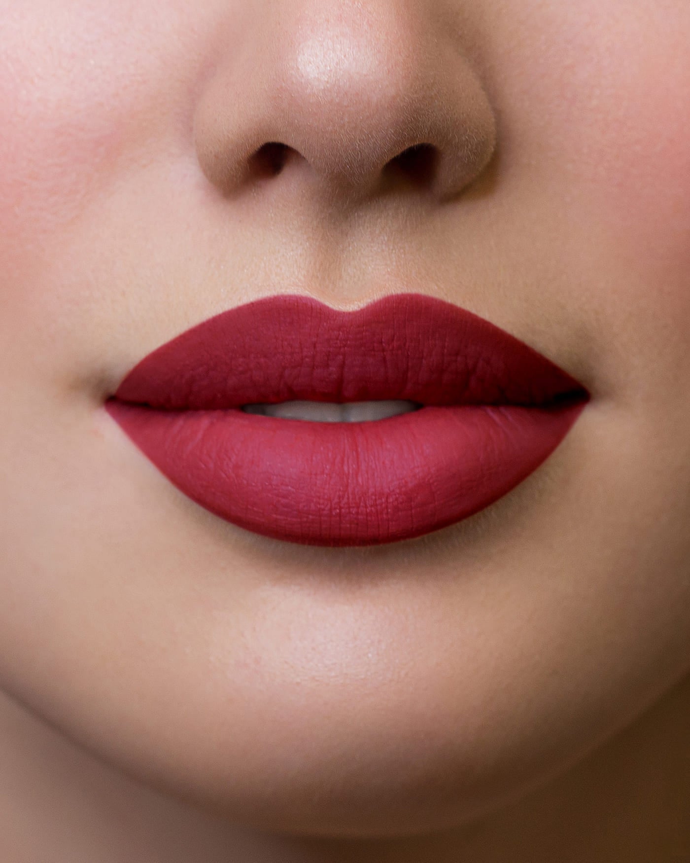 HYPNOTIZE LIQUID LIPSTICK - Colorazioni in Promozione - 19 - Maneater - Astra Make-Up